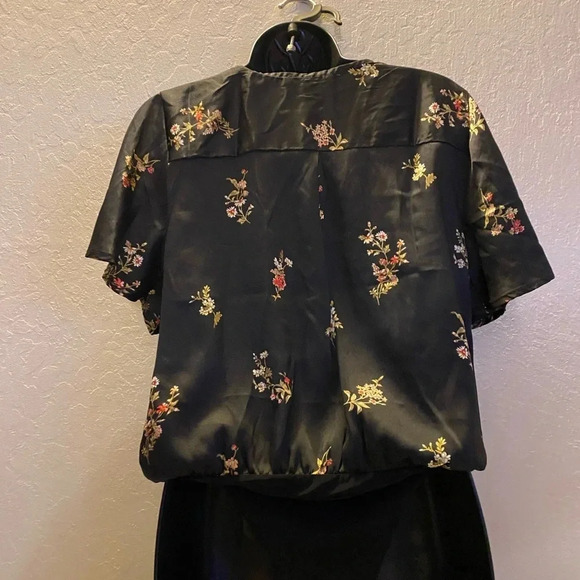 Haute Monde Black & Floral Satin One Piece Blouse - Picture 9 of 11